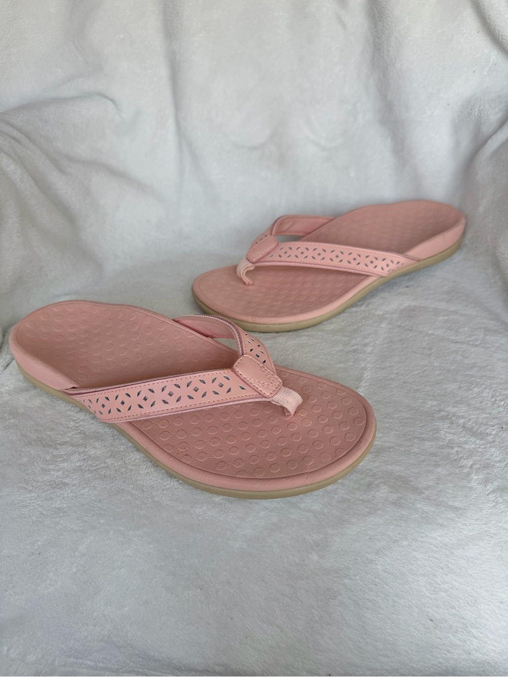 Vionic Pink Women's Perforated Strap Flip Flop Sandals Size 9